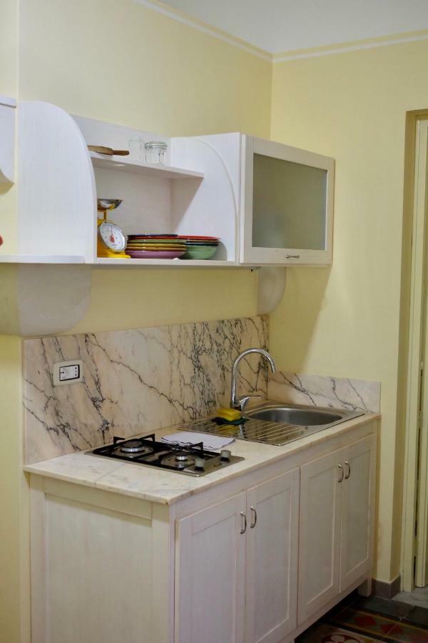 4 Balconi liberty apartments Lecce Esterno foto